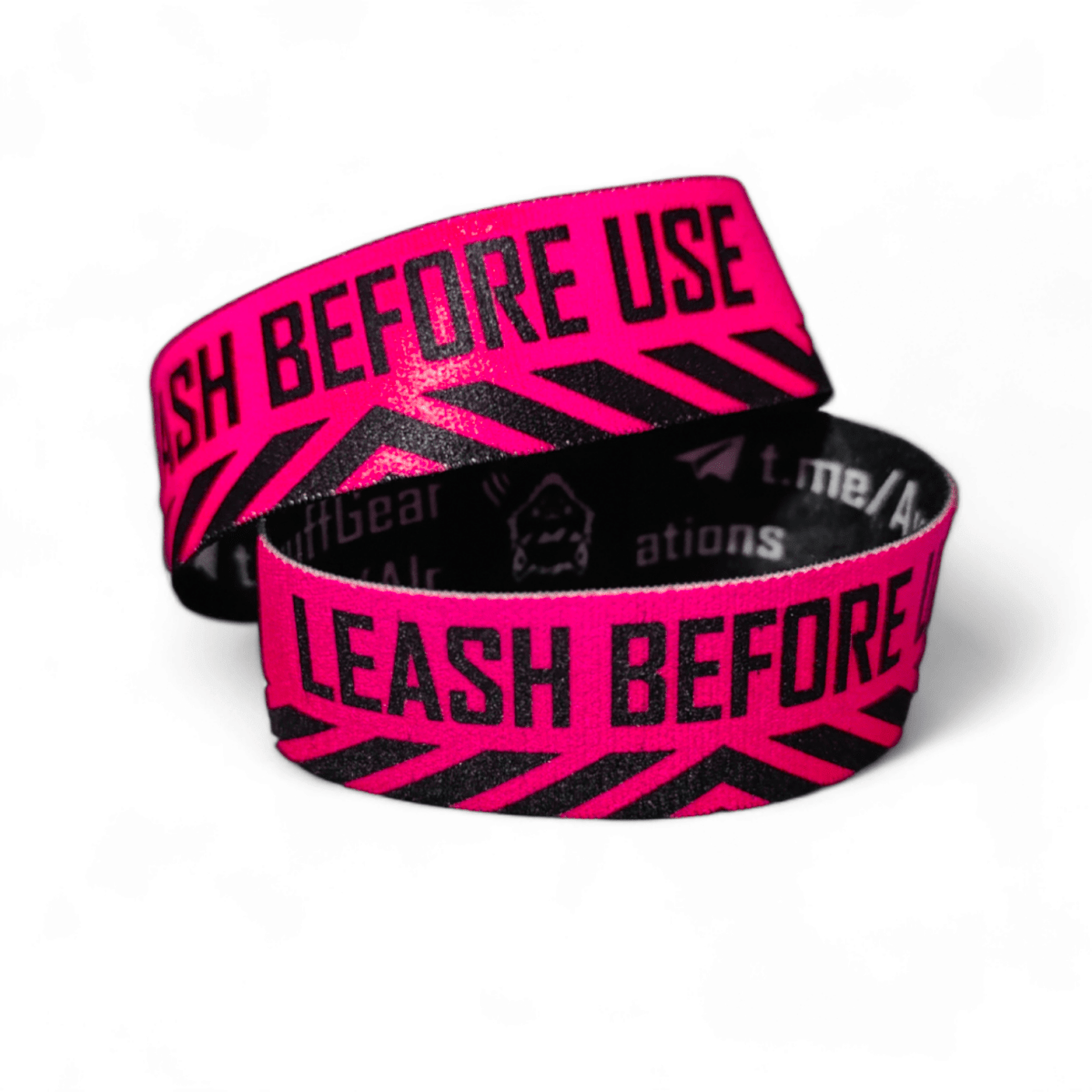 UV-reaktives Armband – Vor Gebrauch anleinen